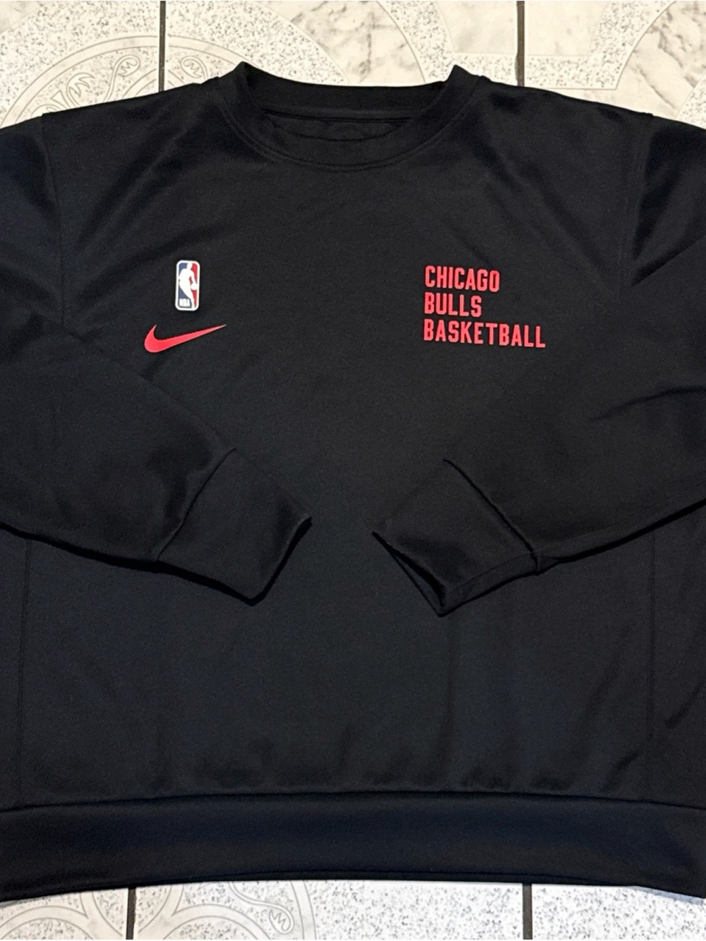 Nike Chicago Bulls Spotlight On-Court Crew Sweatshirt Men Size Medium FB3617-010